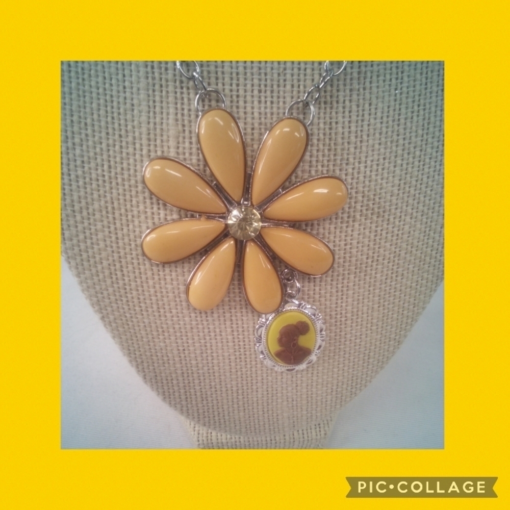 Yellow flower Cameo necklace